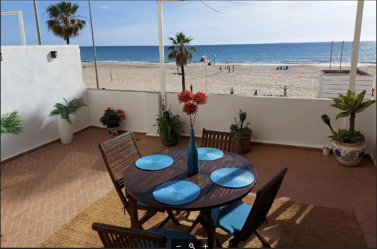 Amazing Frontal Beach Apartment #Traveller\'S Awards2023 contacts